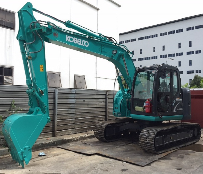 kobelco-original-excavator-lifting