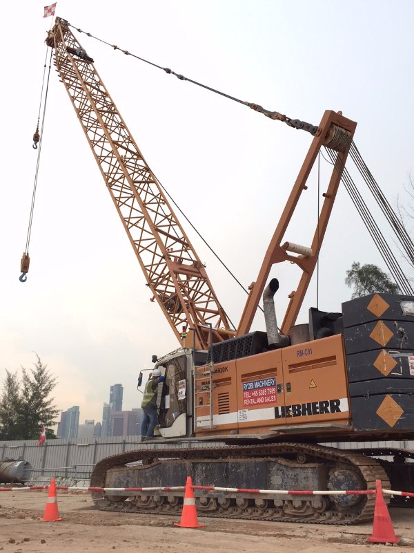 liebherr-crane-with-rezonans-load-indicator
